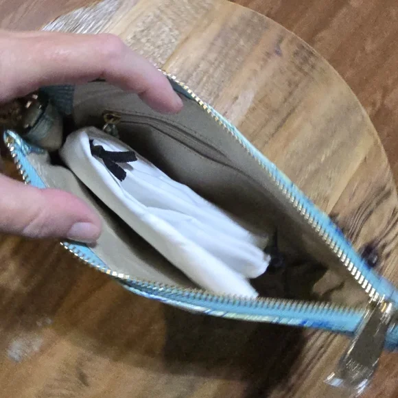 NWT Brahmin purse/ wristlet - Picture 3 of 3